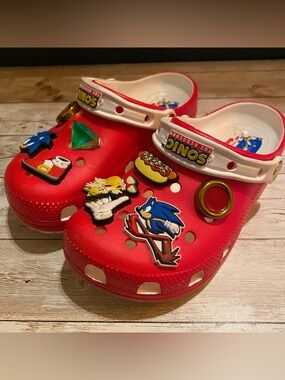 Sonic Red Kids Clog Shoes with permanent Character Charms 13
